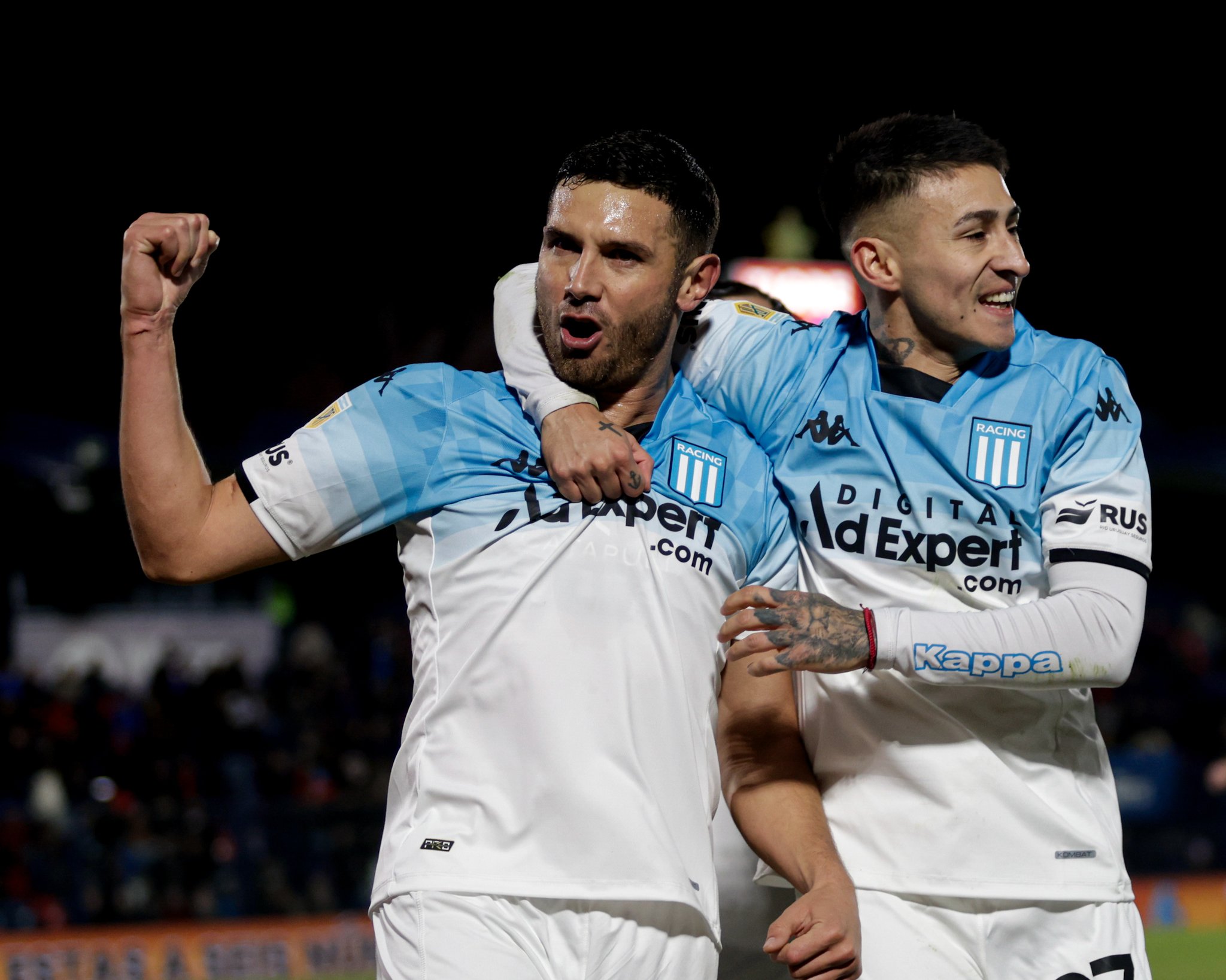 Fútbol: Racing goleó al Tigre de Domínguez que sigue sin ganar