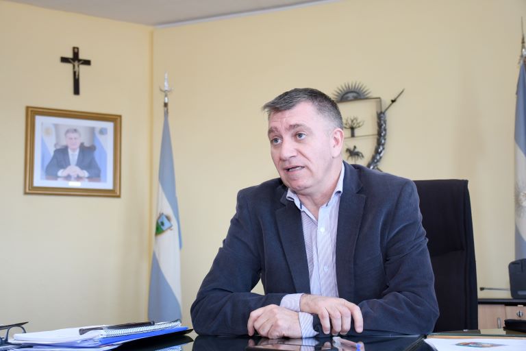 “El aumento de 15% a los estatales se pagará por decreto e impactará en el aguinaldo”, confirmó el ministro Bisterfeld