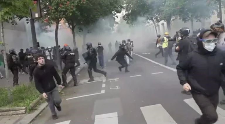 Francia: Choques de manifestantes y Policía en París durante la marcha por el Día Internacional de los Trabajadores