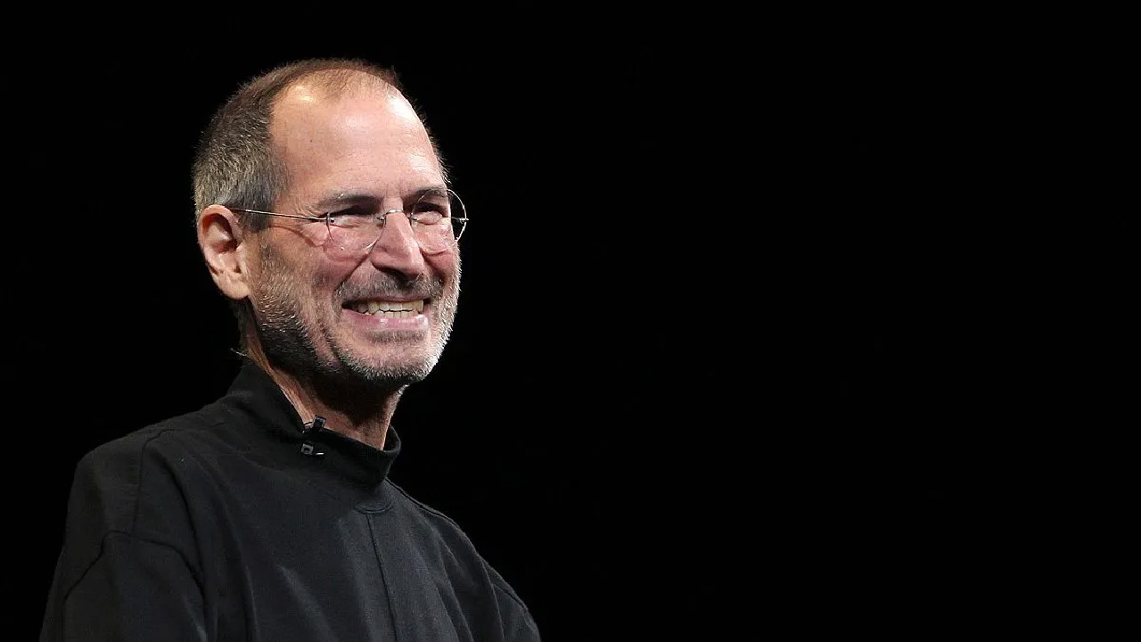 ¿Por qué el CEO de Apple sigue guardando el número de Steve Jobs en su iPhone?