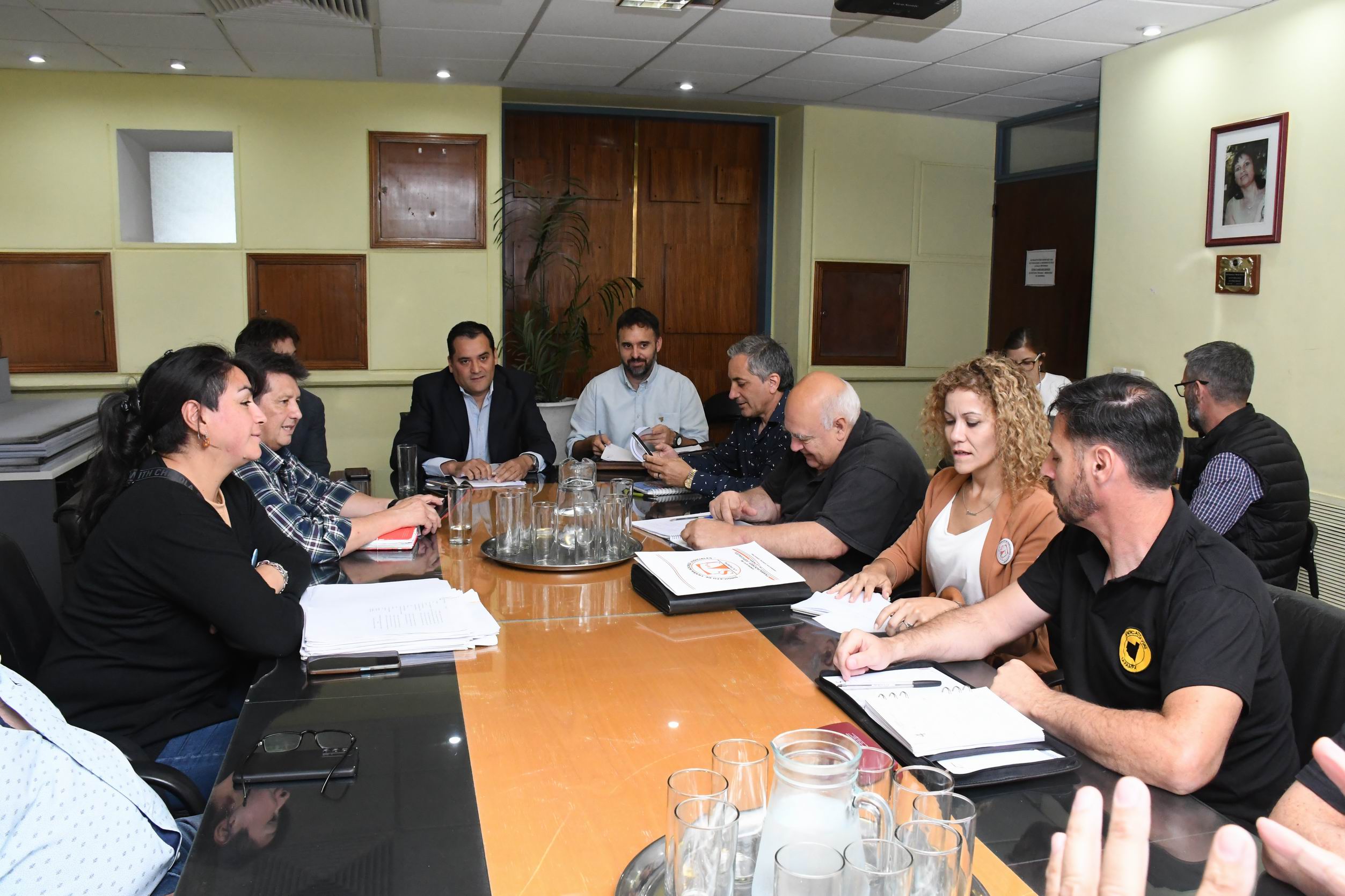 La Mesa Intersindical en “alerta y movilización” ante la falta de la convocatoria para la Paritaria