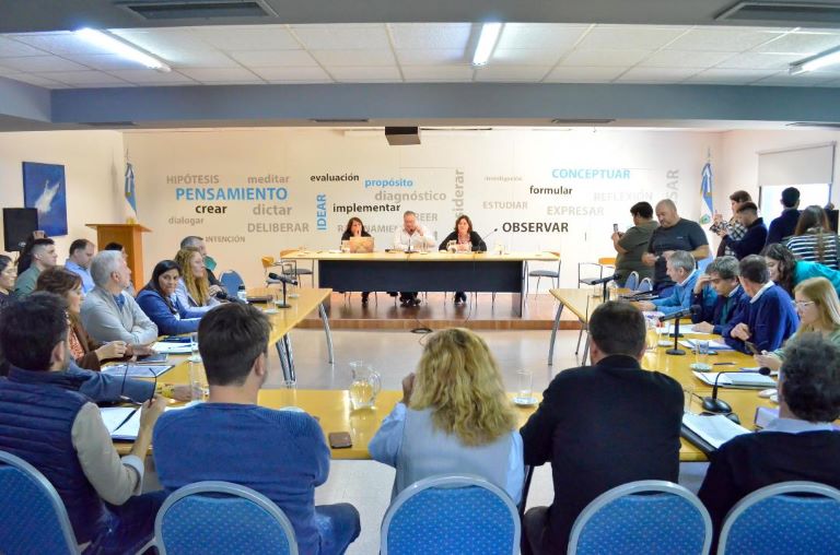 Los diputados provinciales emitieron dos dictámenes para el proyecto de “Aporte Solidario”