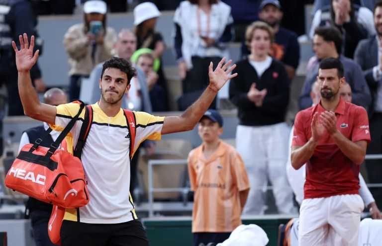 Tenis: La frase de Cerúndolo sobre la supuesta lesión que acusó Djokovic durante su cruce en Roland Garros