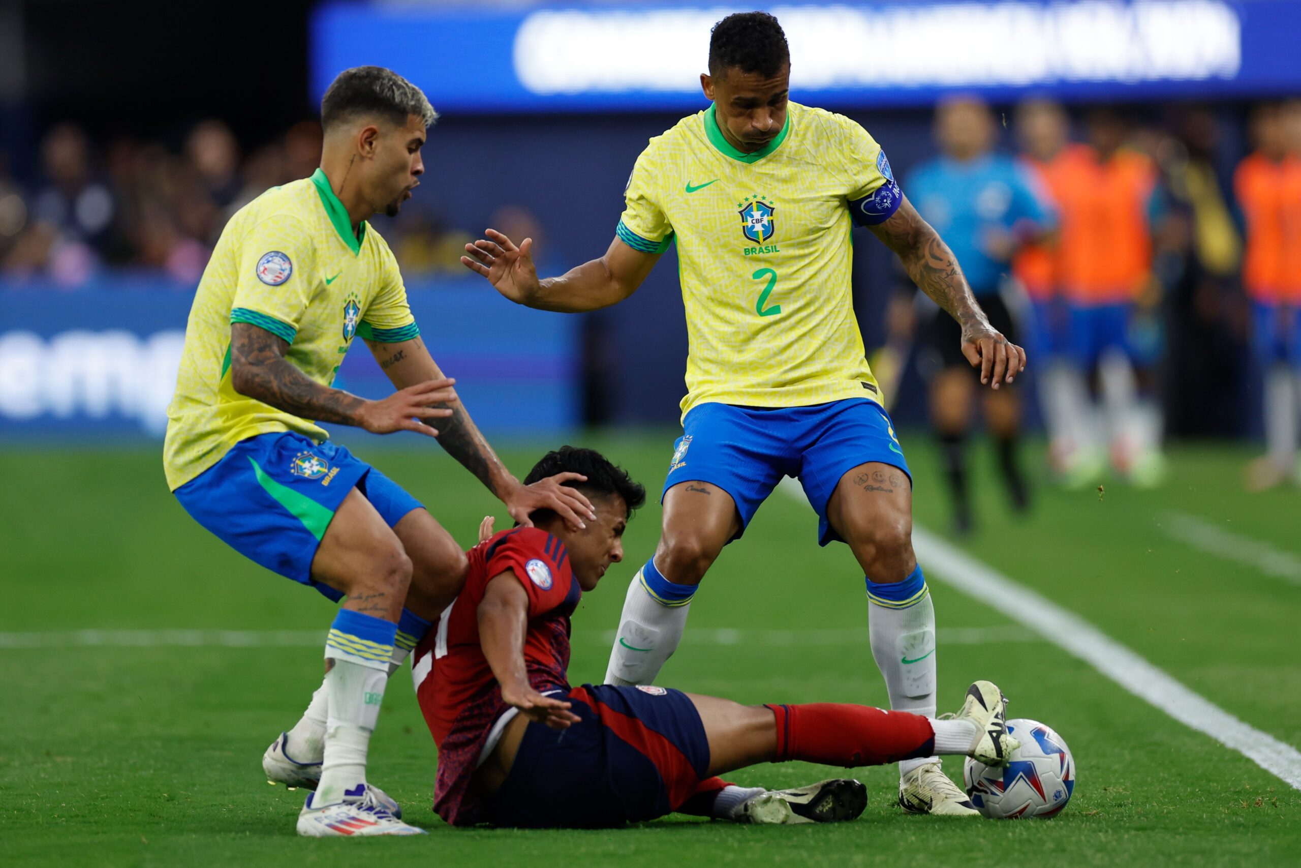 Fútbol: Costa Rica lo aguantó y empató con Brasil