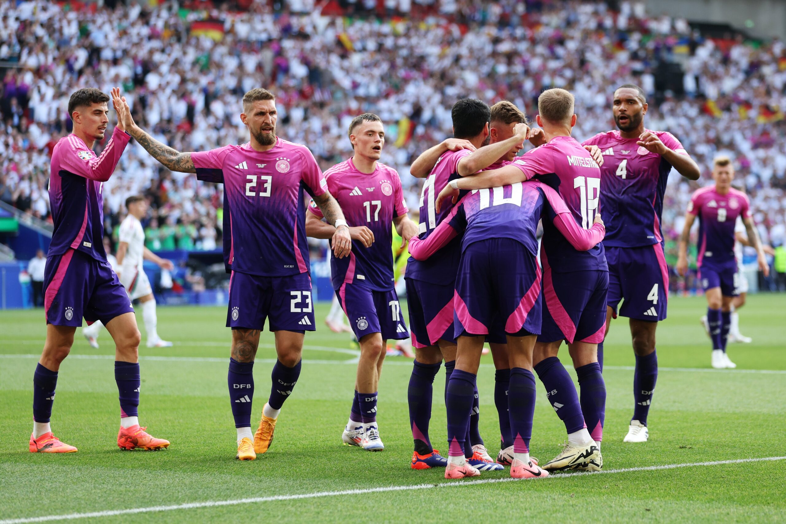 Fútbol: Alemania volvió a ganar y se encamina hacia los octavos de final
