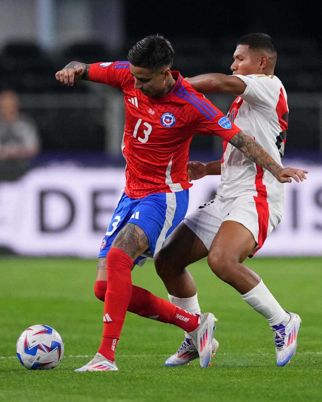 Fútbol: Chile empató sin goles ante Perú y espera por Argentina