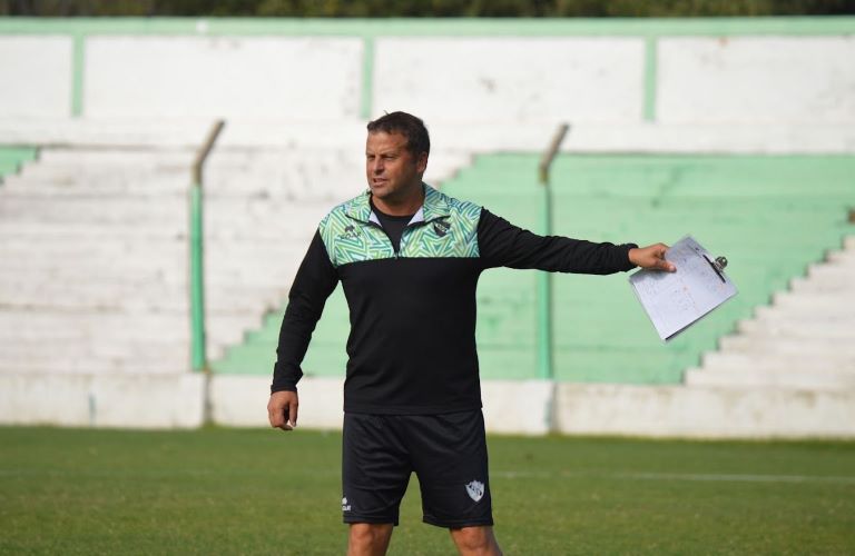 Fútbol: Ferro de Pico dispuso la salida del DT Leonardo D´Urso y busca entrenador para el Federal “A”