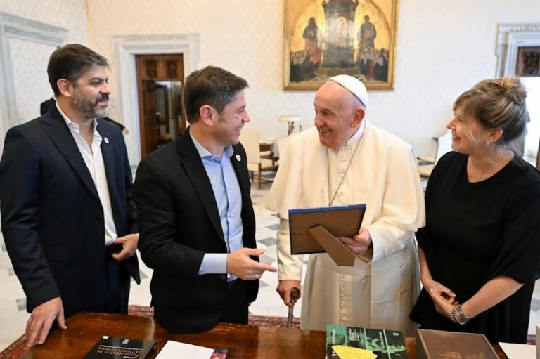 Vaticano: El papa Francisco recibió a Kicillof en una audiencia privada