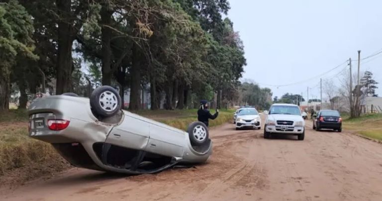 General Pico: Conductor alcoholizado protagonizó un vuelco espectacular en la zona sur