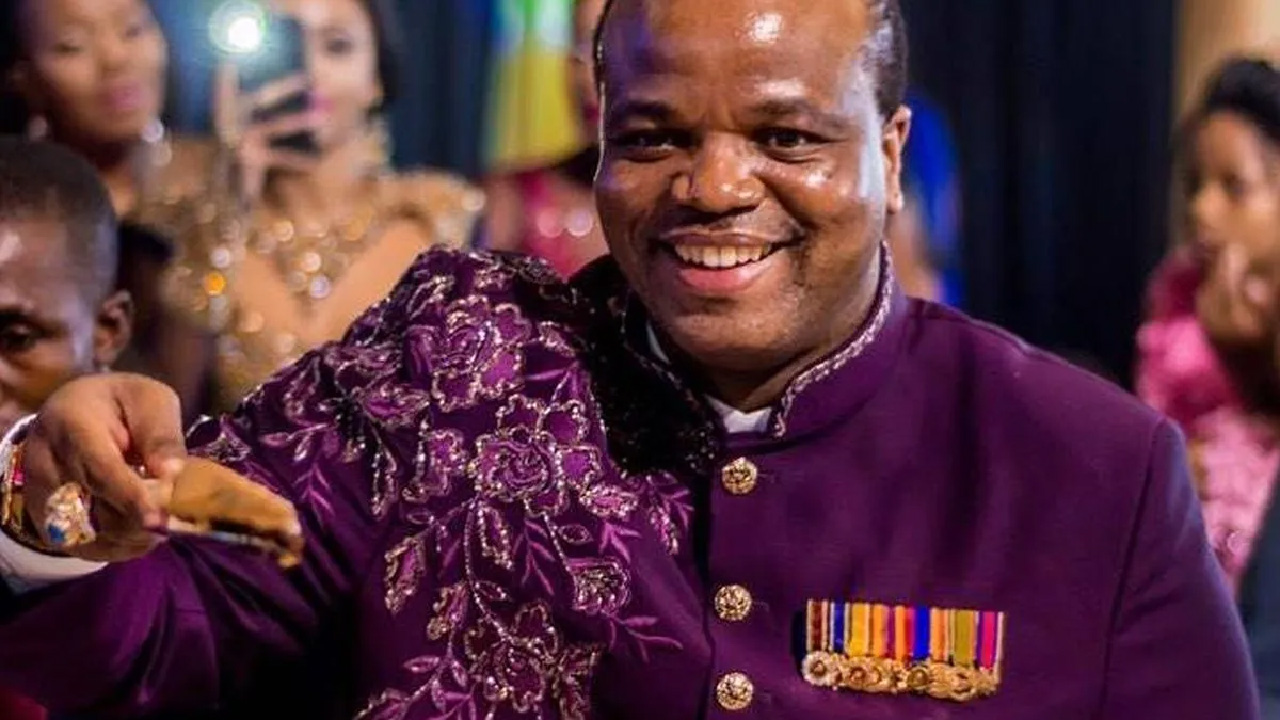 Quién es Mswati III, el millonario rey africano que tiene 15 esposas y vive a puro lujo en uno de los países más pobres