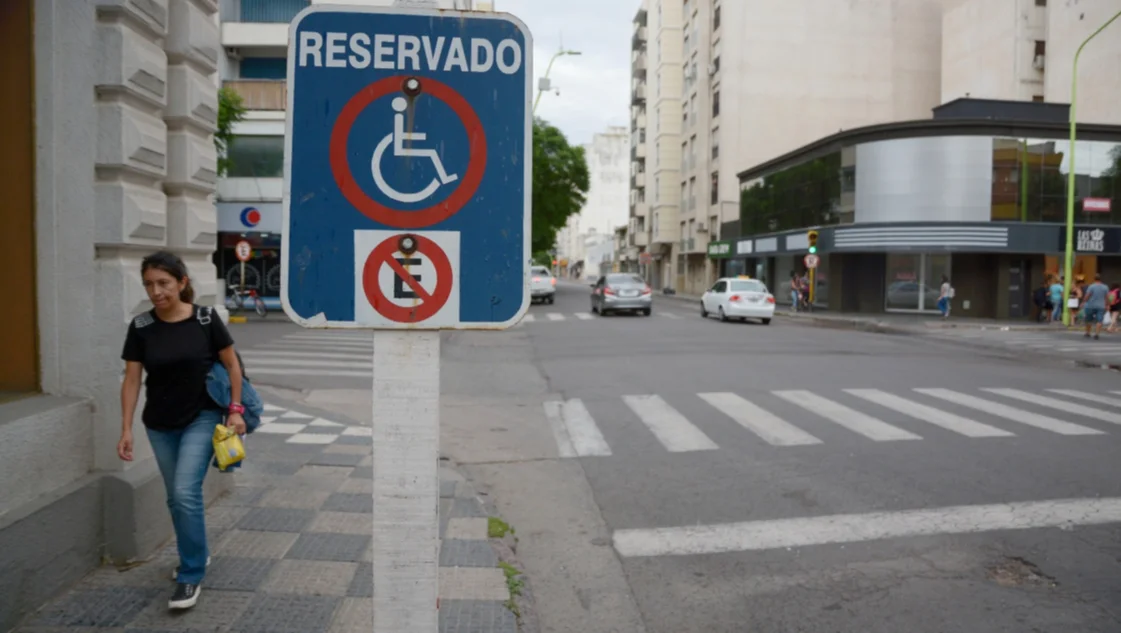 Toay: Concejales pidieron identificar los espacios para personas con discapacidad