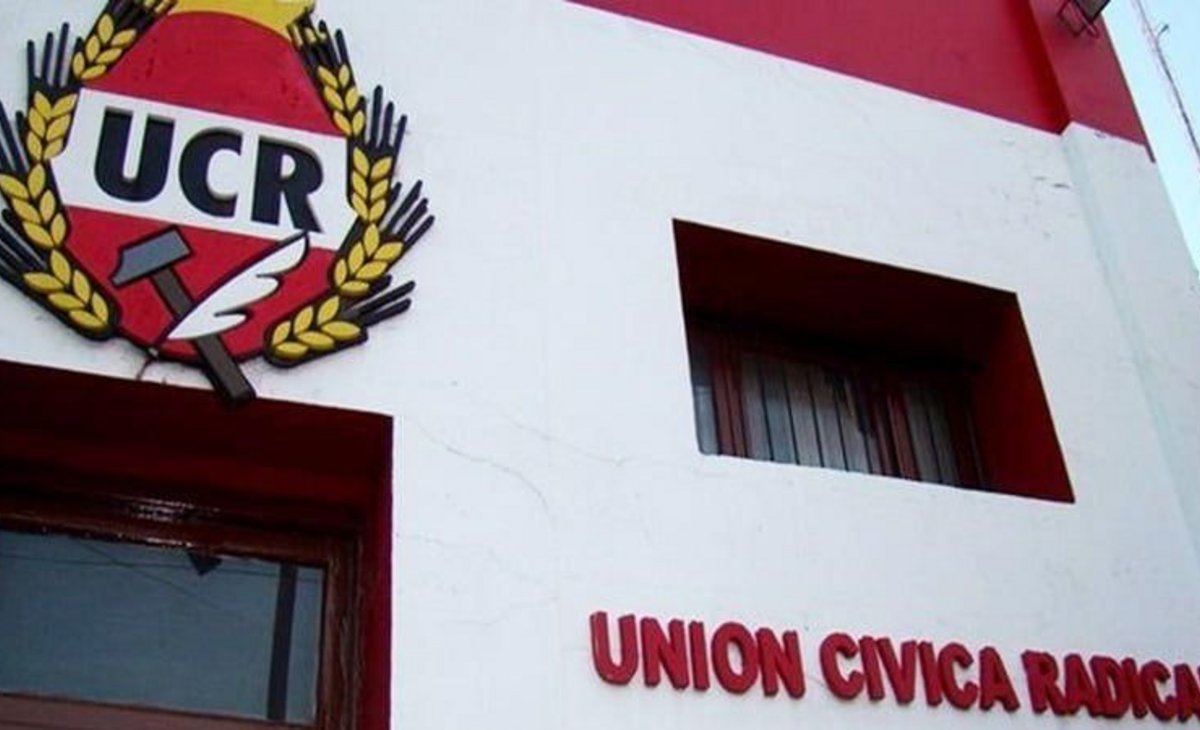 Fuerte documento de la UCR contra la gestión de di Nápoli: “La capital que no queremos”