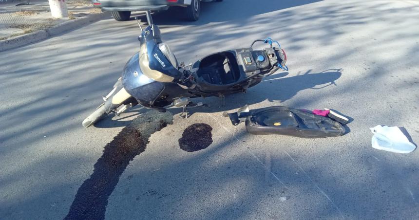 Santa Rosa: Tras un choque cayó de su moto y falleció tras golpear su cabeza contra el cordón cuneta