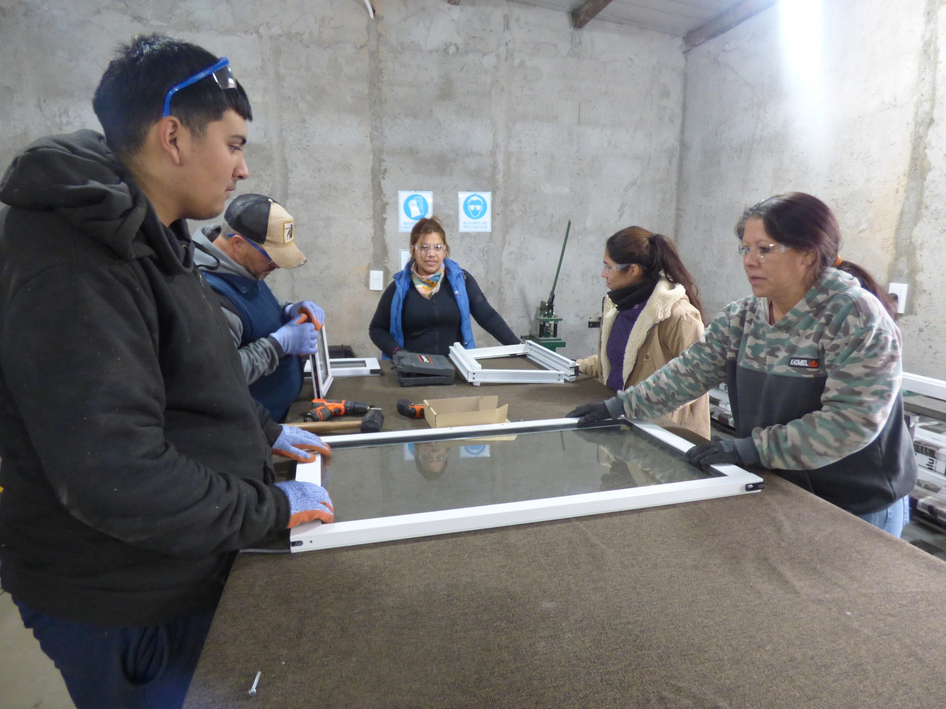 Santa Isabel: Inauguraron una fábrica de aberturas de aluminio