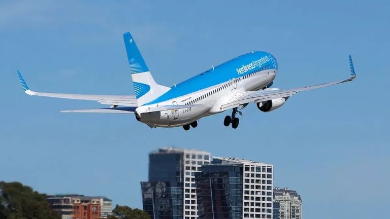 El presidente de Aerolíneas Argentinas calificó el paro de pilotos como “salvaje”