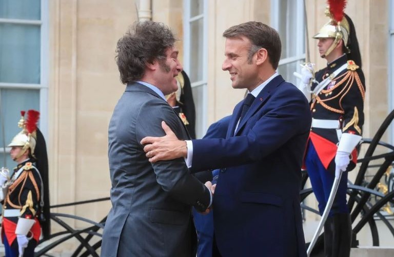 Milei se reunió con Macron en Francia en la previa de la inauguración de los Juegos Olímpicos