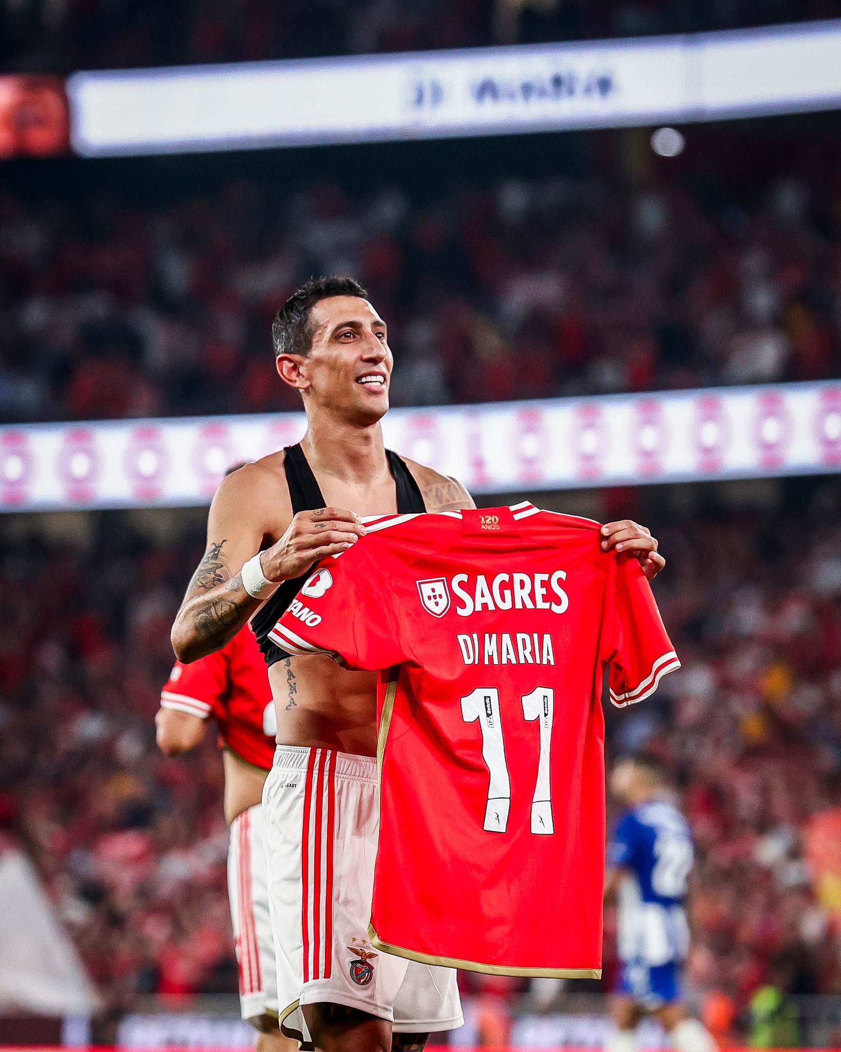 Fútbol: Medios portugueses aseguran que Di María renovará en Benfica