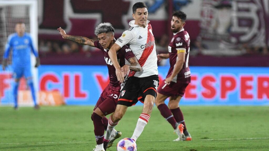 Fútbol: River recibe a Lanús en el Monumental