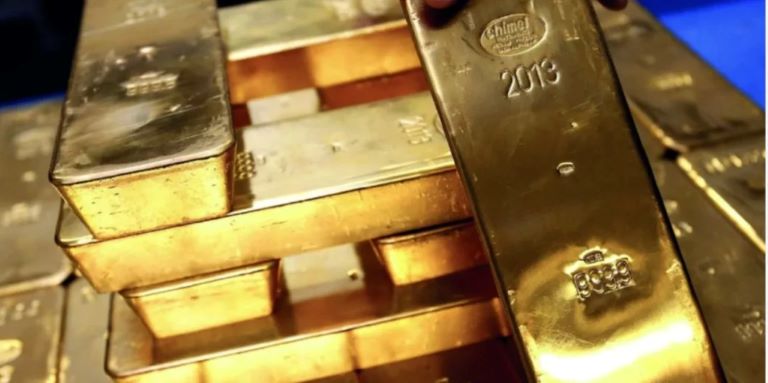 ¿Se puede embargar el oro argentino que Luis Caputo envió al exterior? economistas encienden alertas