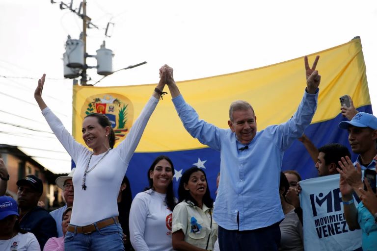 Venezuela: El candidato opositor en las elecciones se perfila para poner en jaque 25 años de chavismo