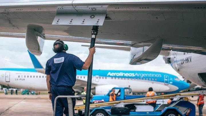 Aeronáuticos anunciaron asambleas y una posible cancelación de vuelos en el comienzo de las vacaciones de invierno