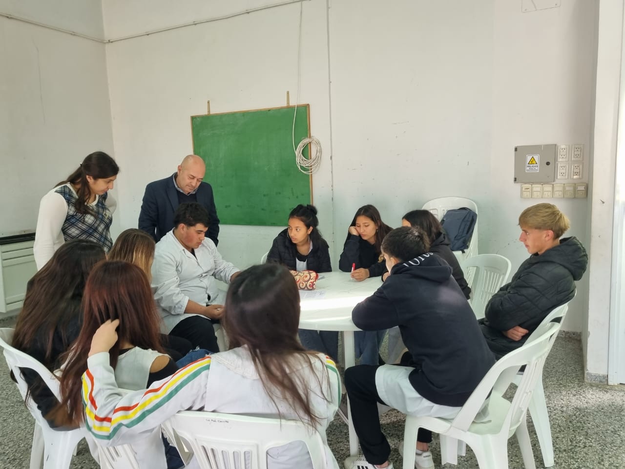 Educación + Justicia: Funcionarios de General Pico brindaron un taller sobre el fuero penal en el colegio Modesto Caretto de La Maruja