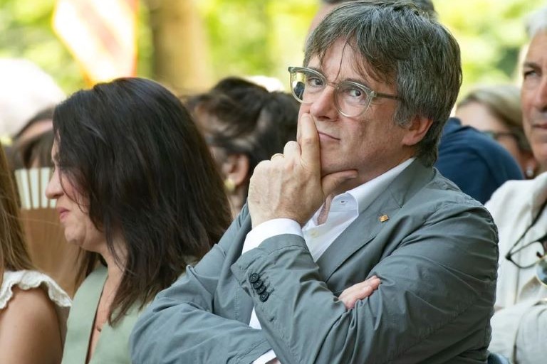 España: “He emprendido el viaje de retorno desde el exilio”, señaló Puigdemont en el regreso al país