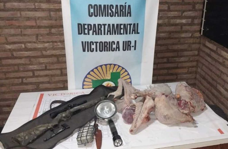 Victorica: Patrulla rural detuvo a dos hombres que llevaban carne de ñandú