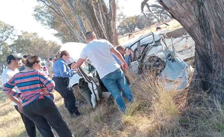 Otro impactante siniestro vial con algunos lesionados en la Ruta Nacional N° 5, cerca de Santa Rosa