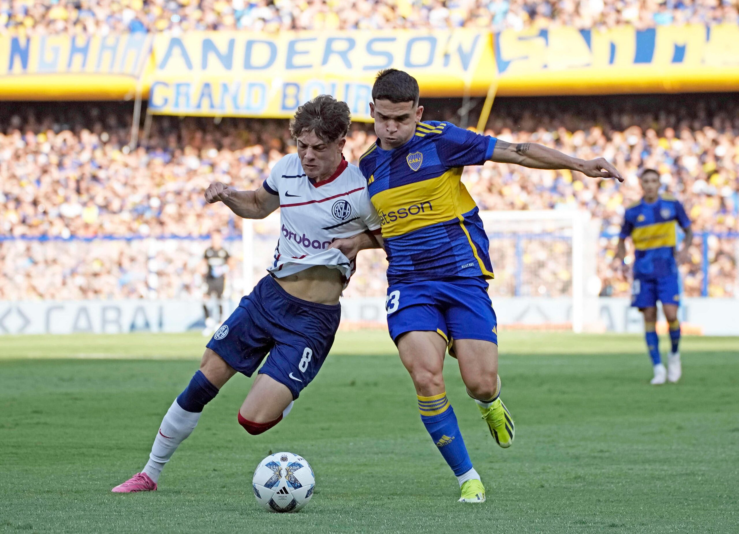 Fútbol: Boca y San Lorenzo se enfrentan en un nuevo clásico en La Bombonera