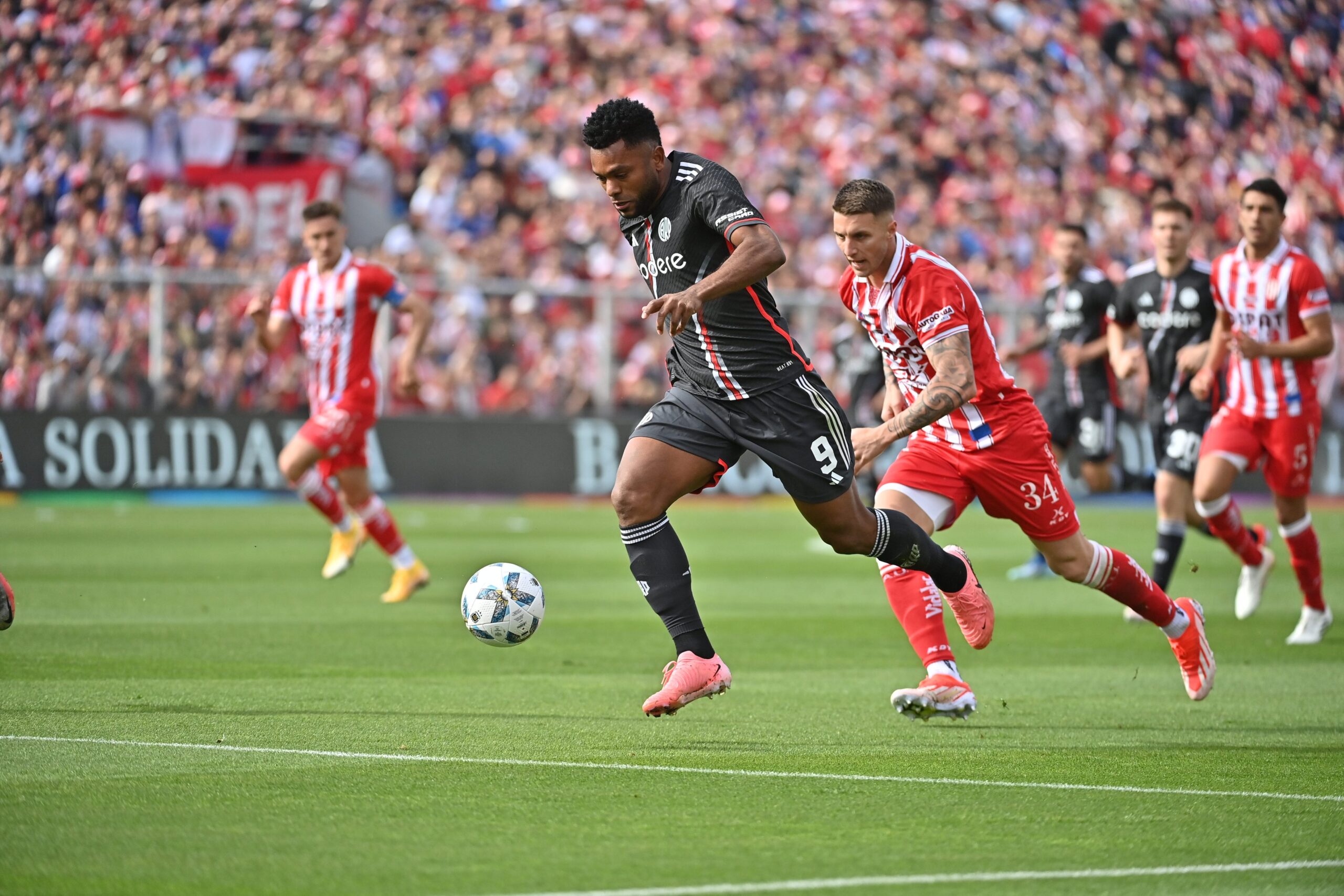 Fútbol: River igualó con Unión en Santa Fé