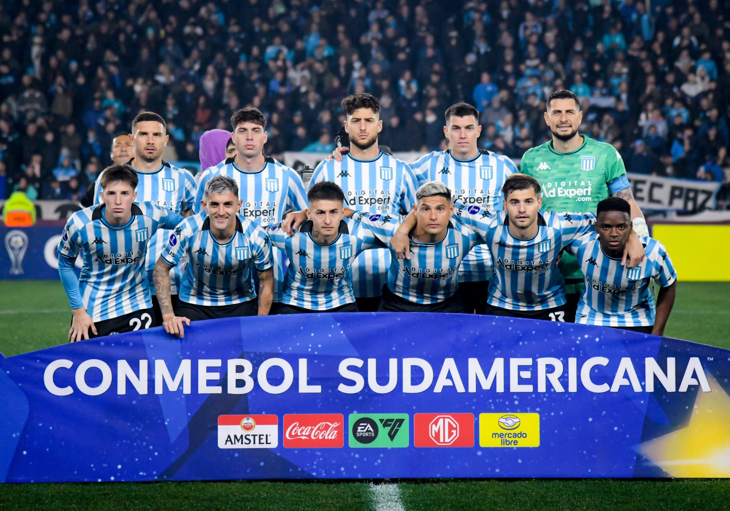 Fútbol: Racing goleó a Huachipato y avanzó en la Copa Sudamericana