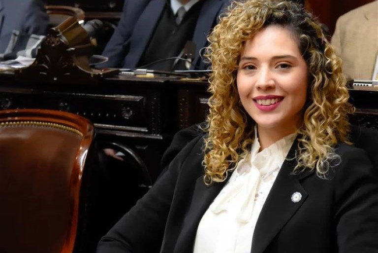 Arrieta filtró proyectos de ley de diputados libertarios que buscan liberar a genocidas