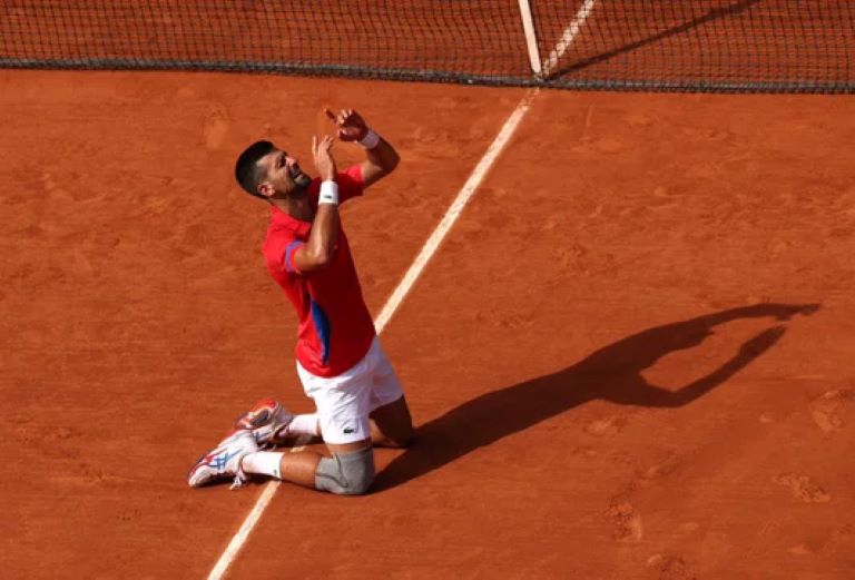 Juegos Olímpicos 2024: Djokovic le ganó un partidazo a Alcaraz y se quedó con la medalla de oro en París