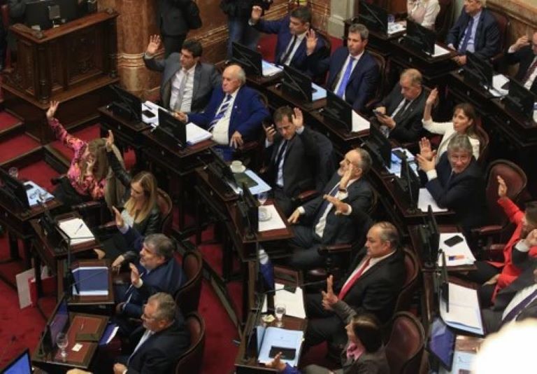 Congreso Nacional: El Senado se aumenta las dietas en un 6,5% y pasarán a cobrar 9 millones