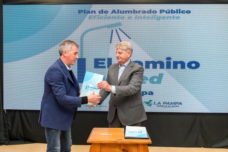 Ziliotto anunció que el Gobierno de La Pampa y la cooperativa de Macachín construirán un nuevo Parque Fotovoltaico