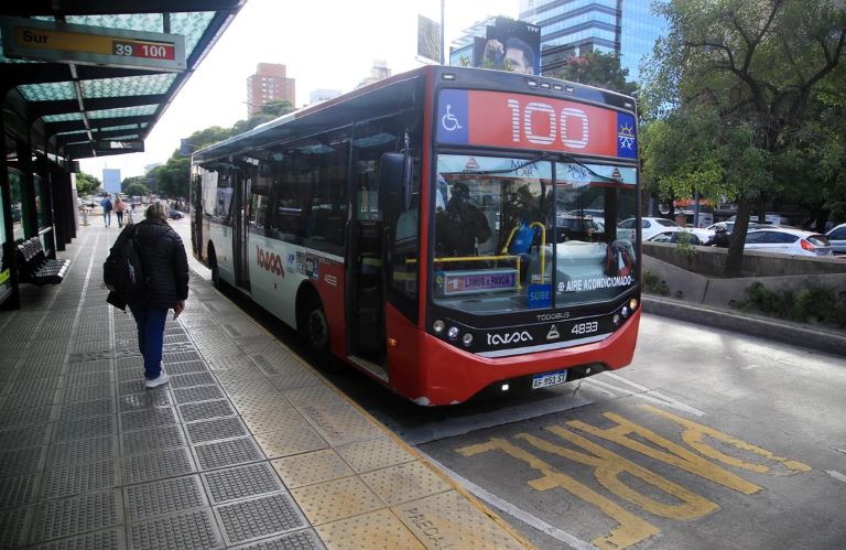 El Gobierno nacional le otorgará a la Ciudad el control total de sus 31 líneas de colectivos