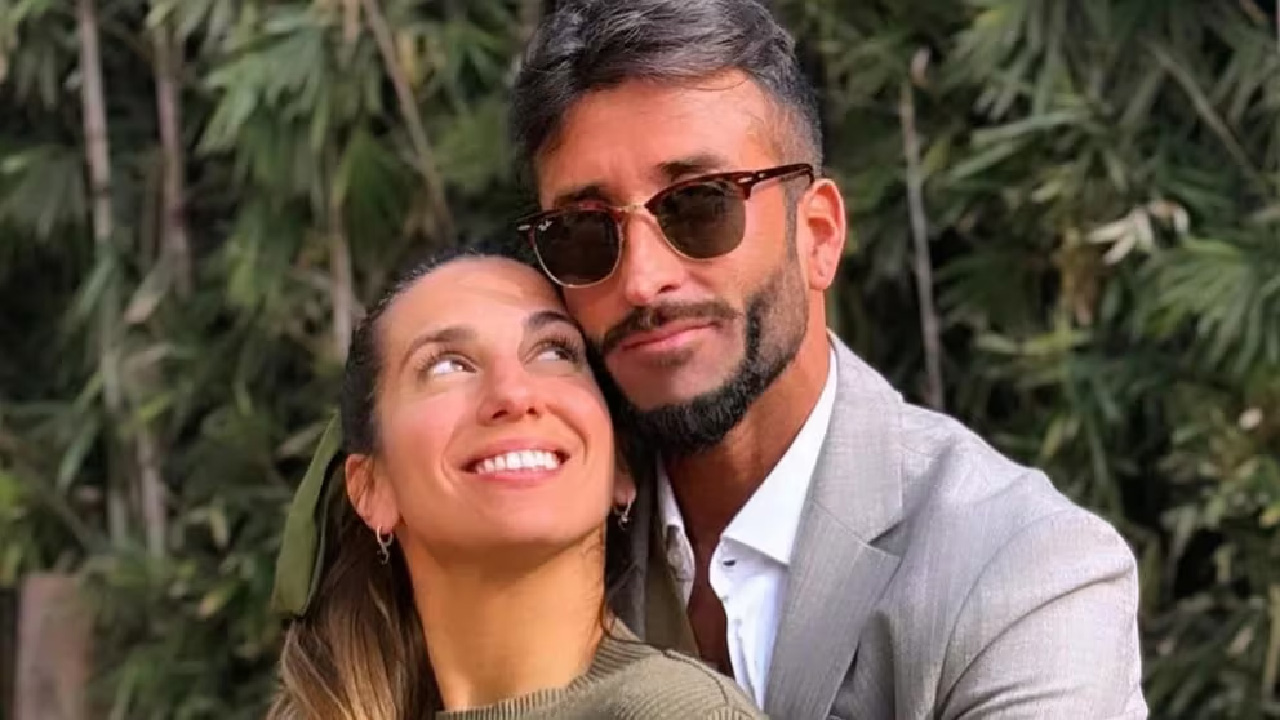 Los románticos mensajes de Roberto Castillo a Cinthia Fernández con postales a puro amor: “Ya sé que estoy robando”