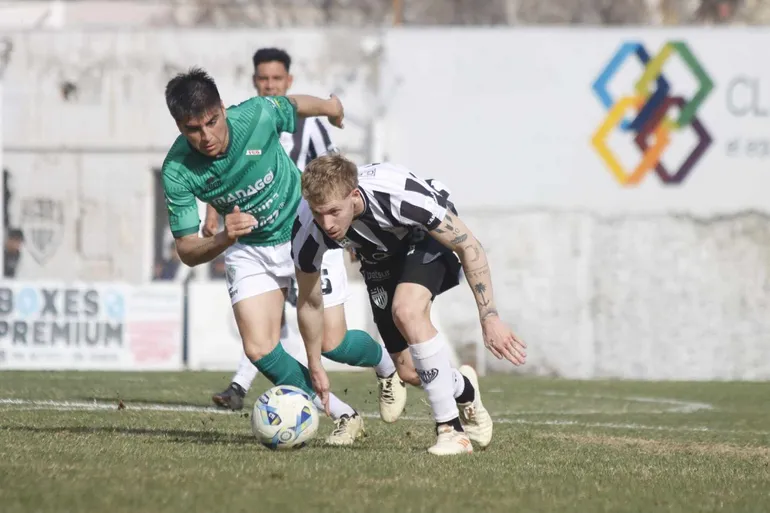 Fútbol: Ferro de Pico empató en Cipolletti y quedó al borde del descenso en el Federal “A”