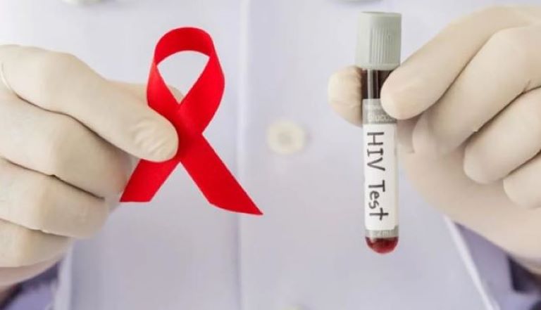 Fallo judicial histórico: Condenaron a un hombre por contagiar de HIV a su ex pareja