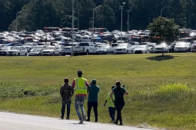 Estados Unidos: Cuatro muertos y más de 30 heridos tras un tiroteo en una escuela de Georgia