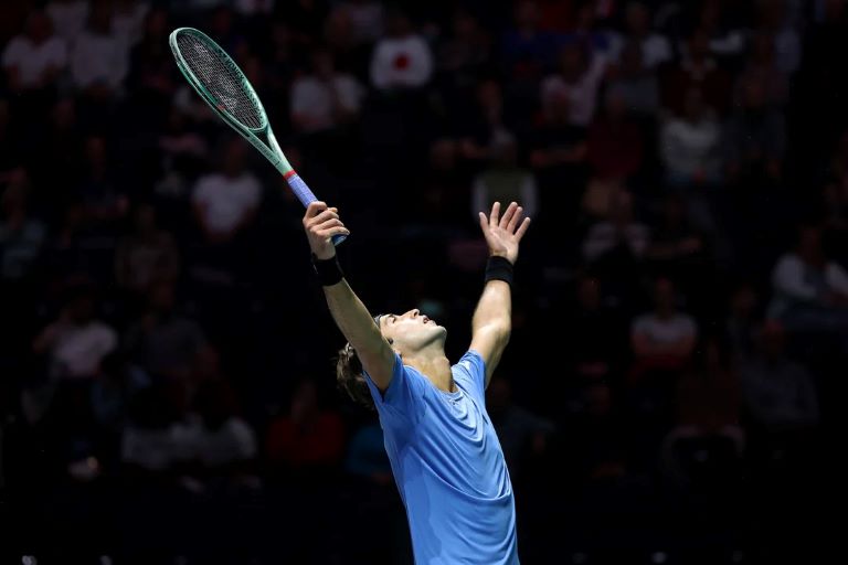 Tenis: Argentina le ganó a Gran Bretaña y sigue con vida en la Copa Davis