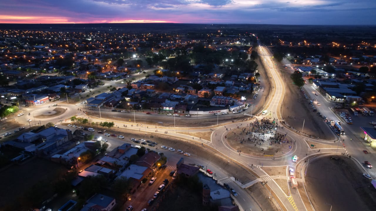 Ziliotto inauguró la Travesía Urbana de General Acha y un CDI