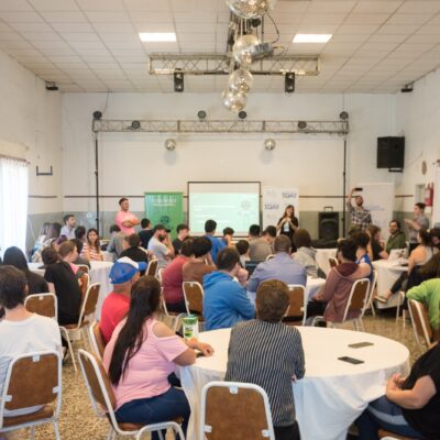 Jóvenes de Toay se forman en programación en la segunda jornada de “Código Pampa”