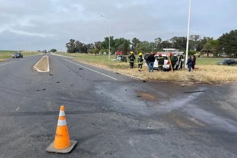 Murió un hombre tras un choque entre dos vehículos cerca de Miguel Riglos