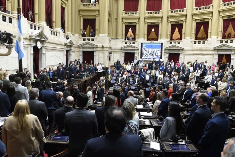 Cuáles fueron los diputados que dieron vuelta la votación a favor del oficialismo para que se mantenga el veto de Milei