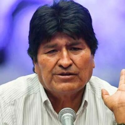 Bolivia: Le dispararon 14 tiros al vehículo en el que iba Evo Morales