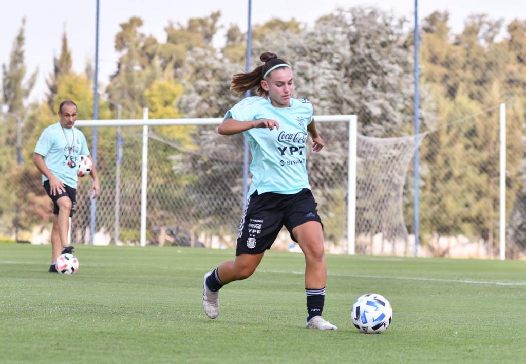 Agustina Maldonado fue citada a la Selección mayor de fútbol femenino