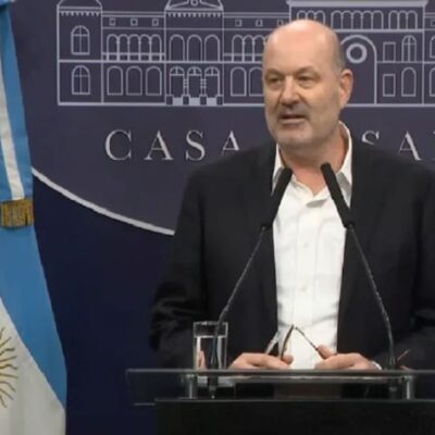 Sturzenegger celebró la baja de los precios en los alimentos importados: “¡Gracias motosierra!”