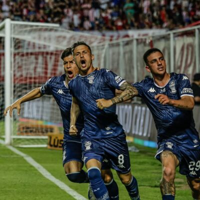 Fútbol: Triunfo agónico de Huracán que le permite acercarse a Vélez